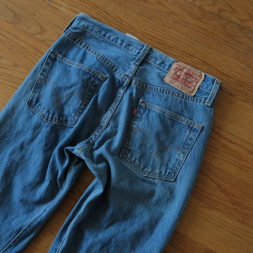 Levi's 501 Jeans Men Blue Original Fit Button Fly Straight Leg 31x30 Casual
